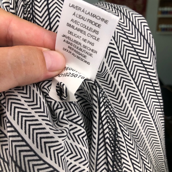 Foxcroft button up top size 16 arrow print - Picture 5 of 5